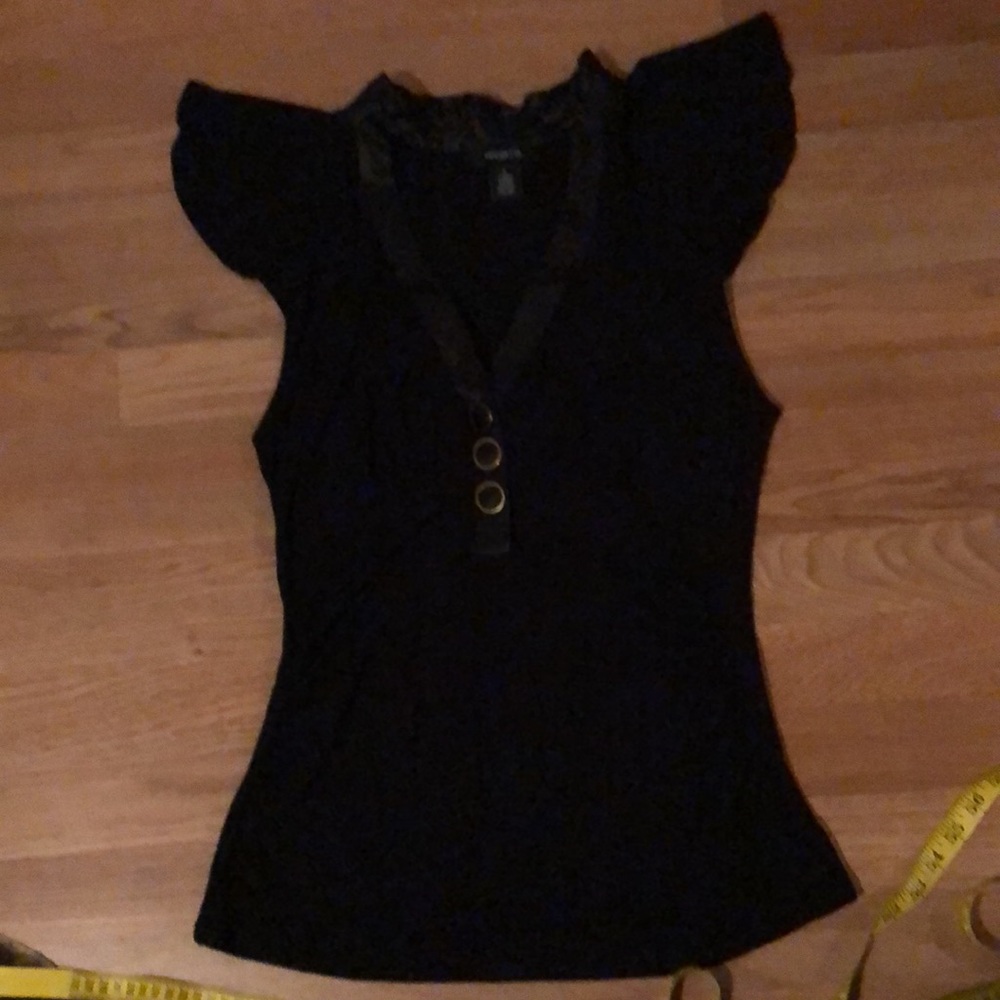 Arden B. top